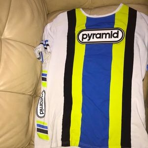 I’m selling a good manly shirt I really like it 😍